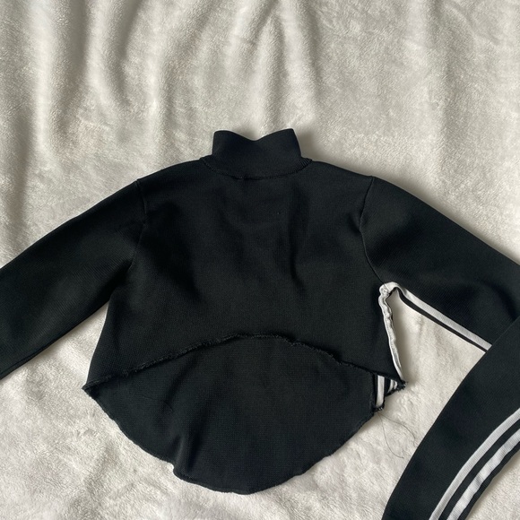 Adidas high-low long sleeve zip up crop top - Picture 5 of 6